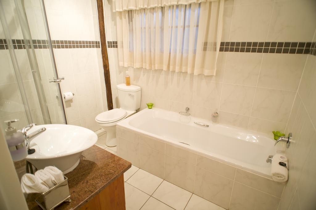 The Willows Guesthouse Bloemfontein Zewnętrze zdjęcie